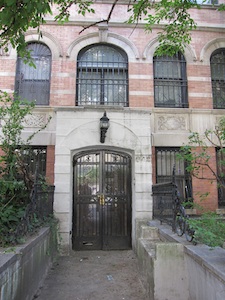 Entrance of 642 West 158th Street