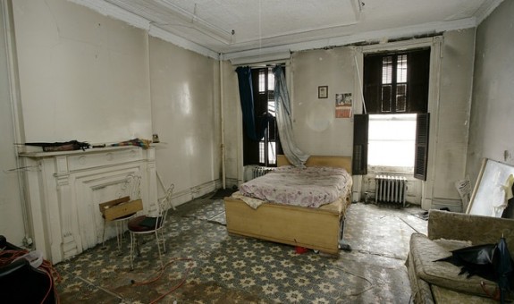 Bedroom before renovation