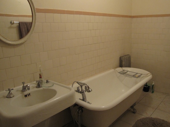 470 W 148 - bathroom