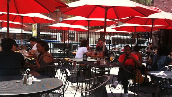 The patio at Harlem Tavern